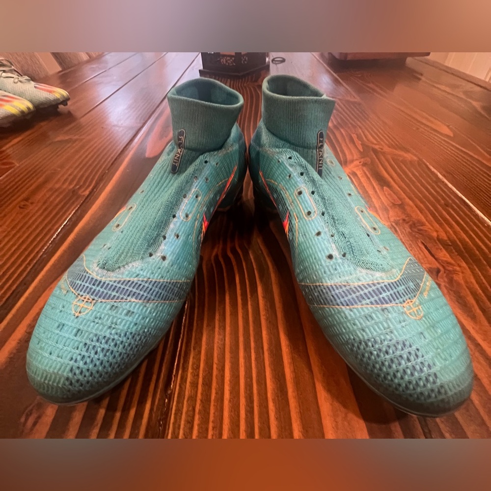 Nike Flyknit cleats